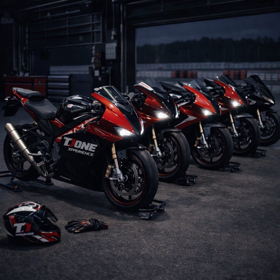 Moto Track Lab prête pour la location